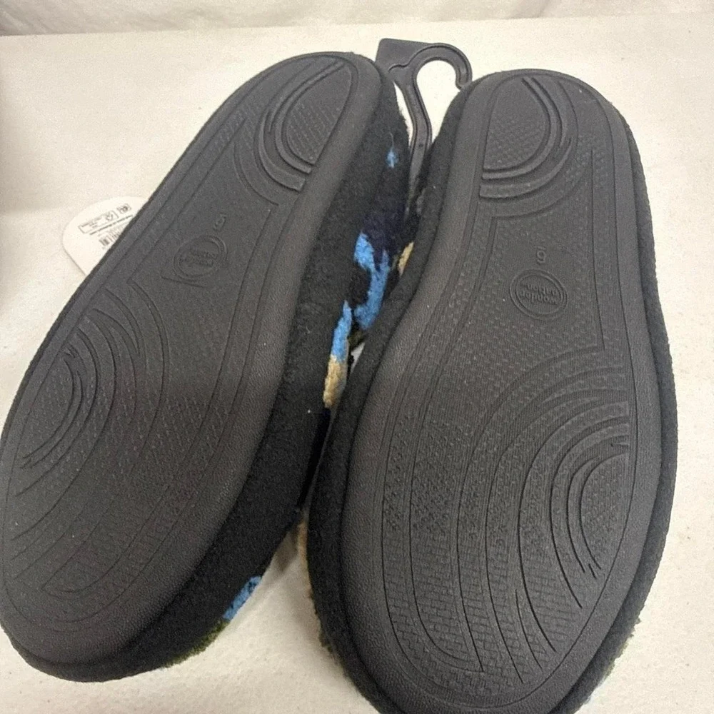 Wonder Nation blue camo slippers, big kids Size: US 6